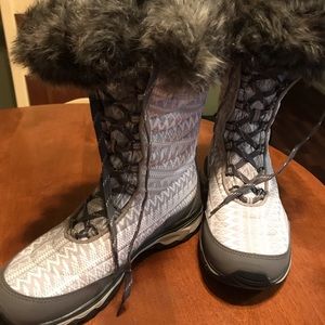 Eddie Bauer snow boots women’s 9